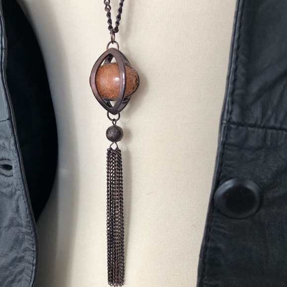 Long statement necklace - Picture 3 of 3